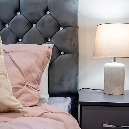 شقة Modern 4-bed Townhouse, Conveniently Located Near Centre - Perfect For Corporate *