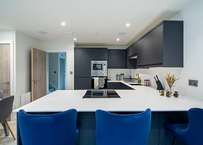 公寓 Modern 4-bed Townhouse, Conveniently Located Near Centre - Perfect For Corporate 利兹