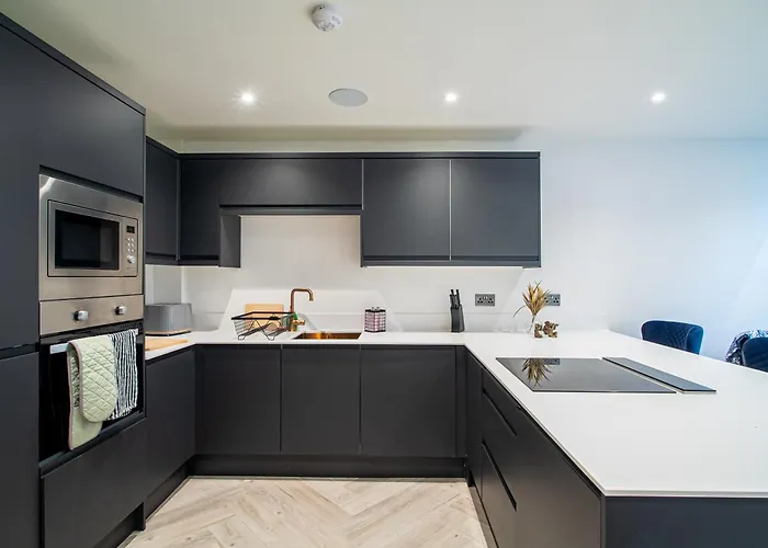 Modern 4-bed Townhouse, Conveniently Located Near Centre - Perfect For Corporate Leeds (West Yorkshire)