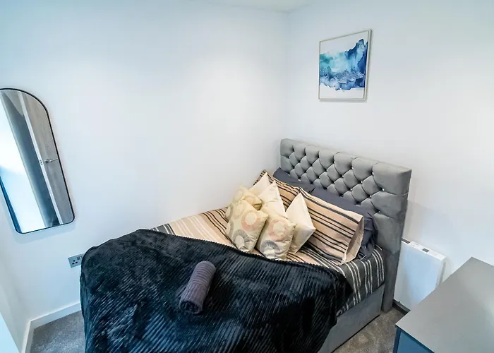 公寓 Modern 4-bed Townhouse, Conveniently Located Near Centre - Perfect For Corporate *