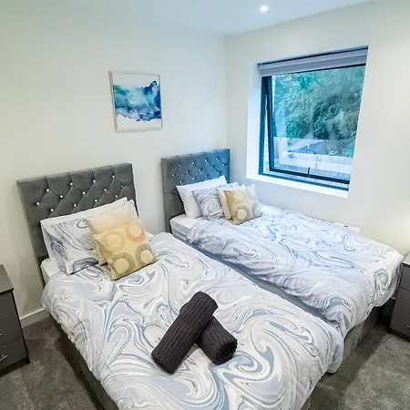 公寓 Modern 4-bed Townhouse, Conveniently Located Near Centre - Perfect For Corporate 利兹