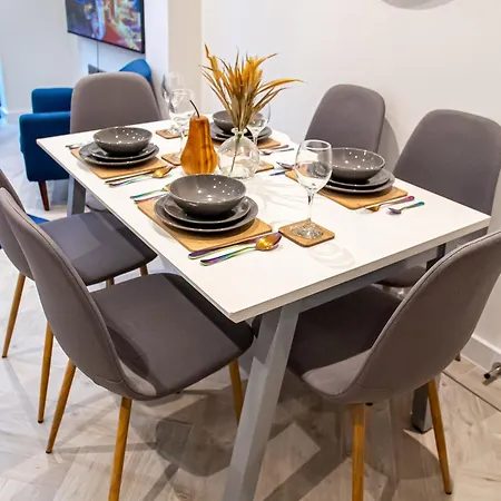 公寓 Modern 4-bed Townhouse, Conveniently Located Near Centre - Perfect For Corporate