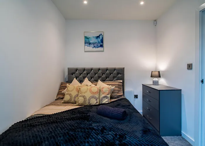 דירה Modern 4-bed Townhouse, Conveniently Located Near Centre - Perfect For Corporate לידס