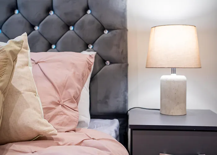 Modern 4-bed Townhouse, Conveniently Located Near Centre - Perfect For Corporate לידס