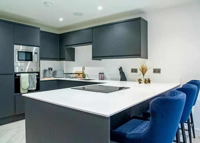 Modern 4-bed Townhouse, Conveniently Located Near Centre - Perfect For Corporate לידס