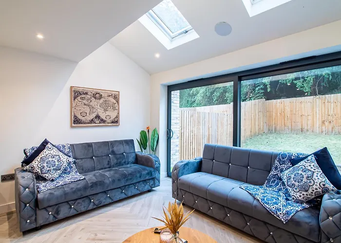 דירה Modern 4-bed Townhouse, Conveniently Located Near Centre - Perfect For Corporate לידס